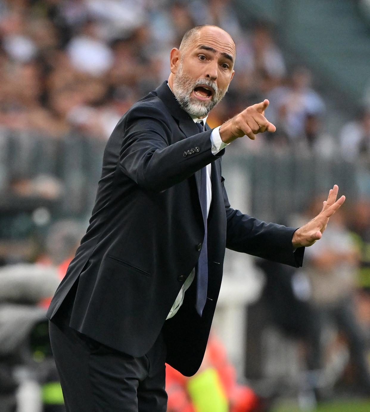 星空体育官网下载入口-尤文图斯客场击败对手,喜获三分球员